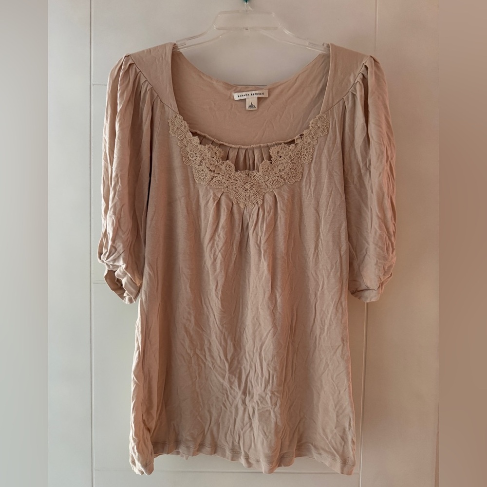 Banana Republic Beige Lace Accent Blouse